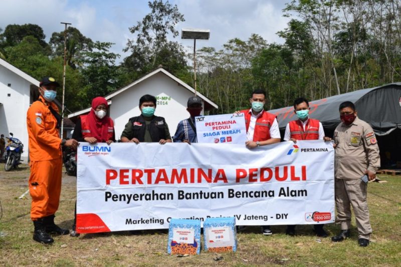 Pertamina salurkan bantuan untuk kebutuhan warga pengungsi Gunung Merapi pada Senin (9/11) di Barak Pengungsian Desa Glagaharjo Cangkringan, Sleman. (Dok. Pertamina)/net
