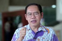 Prof. dr. Hasbullah Thabrany, MPH., Dr.PH -Guru Besar Fakultas Kesehatan Masyarakat UI  