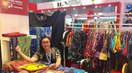 Kristina Ifaryani. Pemilik usaha Citra Batik Papua ini memulai usahanya sejak 1993./ Ist