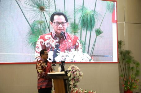 Kunjungi Sulawesi Utara, Mendagri Bersama Ketua Umum TP PKK Masifkan Sosialisasi Disiplin Prokes
