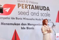 Direktur Utama PT Pertamina (Persero), Nicke Widyawati memberikan sambutan dalam acara pembukaan “Webinar Kick off Pertamuda Seed and Scale 2021, Kompetisi Ide Bisnis Wirausaha Muda Pertamina” bertempat di Patra Jasa Bali, Kamis, 17/6/21. (Foto: AND)