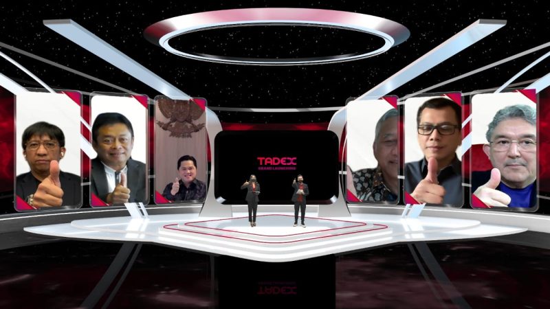 Peluncuran TADEX (Tanah Air Digital Exchange) yang dihadiri oleh Dirut Telkomsel Hendri Mulya Syam (paling kiri), Dirut Telkom Indonesia Ririek Ardiansyah, Menteri Badan Usaha Milik Negara Erick Thohir, Ketua Dewan Pers Mohammad Nuh, Komisaris Utama Telkomsel Wishnutama Kusubandio, dan Ketua Forum Pemimpin Redaksi Kemal Effendi Gani (paling kanan) melalui video conference di Jakarta, Selasa (29/06)./ Ist