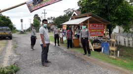 Pos jaga Relawan Desa Lawan Covid-19 Desa Setiatama, Tulangbawang, Lampung. Foto: Kemendes PDTT / Ist