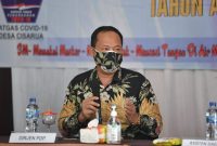 Dirjen Pembangunan Desa, dan Perdesaan Sugito didampingi Direktur Advokasi dan kerjasama desa dan Perdesaan Muhammad Fachri meninjau langsung Penyaluran Bantuan Langsung Tunai Desa bulan ke 5 tahun anggaran 2021 di desa Cisarua, Kecamatan Nagrak, Kabupaten Sukabumi. / Ist