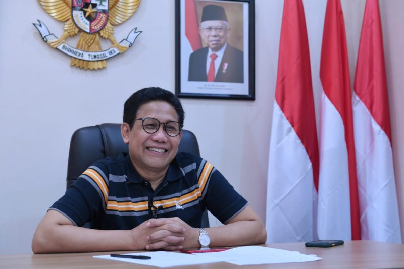 Menteri Desa, PDT dan Transmigrasi, Abdul Halim Iskandar, menjadi pembicara dalam program Bincang Santri; Anak Indonesia Mengajak Masyarakat Bergerak Bersama, secara virtual di Surabya, Sabtu (21/8/2021) Bincang Santri juga menghadirkan dua anak Jawa Timur berprestasi; Shaqilla Calliysta, yang berhasil mengolah limbah minyak jelantah menjadi sabun, dan Nevan Azka yang membudidayakan jeruk kingkit.