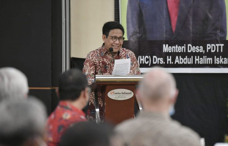 Menteri Desa, Pembangunan Daerah Tertinggal, dan Transmigrasi, Abdul Halim Iskandar didampingi Istri Umi Lilik Nasriyah hadiri kegiatan Start up dan Workshop Provinsi, program Transformasi Ekonomi Kampung (TEKAD) Provinsi Papua, Kamis (09/09/2021).
