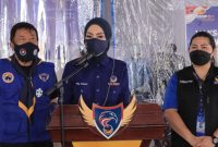 Ketua Bidang Kesehatan DPP Partai NasDem, Okky Asokawati ( tengah ) foto Ist