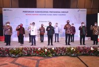 Menteri BUMN Erick Thohir, Wakil Menteri BUMN 1 Pahala N Mansury, Komisaris Utama Pertamina Basuki Tjahaja Purnama, Direktur Utama Pertamina Nicke Widyawati bersama Jajaran Komisaris Holding & Subholding Pertamina berfoto bersama saat acara Peresmian Subholding Pertamina Group” Moving Forward Becoming Global Energy Champion yang diadakan di Gedung Graha Pertamina, Jakarta pada Jumat (10/9/2021). (Foto: Dok. Pertamina)