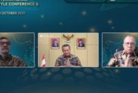 Dr kiri: Iskandar Simorangkir, Deputi Kemenko Perekonomian, Gubernur BI Perry Warjiyo dan Chairman IHLC Sapta Nirwandar / Ist