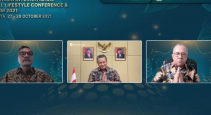 Dr kiri: Iskandar Simorangkir, Deputi Kemenko Perekonomian, Gubernur BI Perry Warjiyo dan Chairman IHLC Sapta Nirwandar / Ist