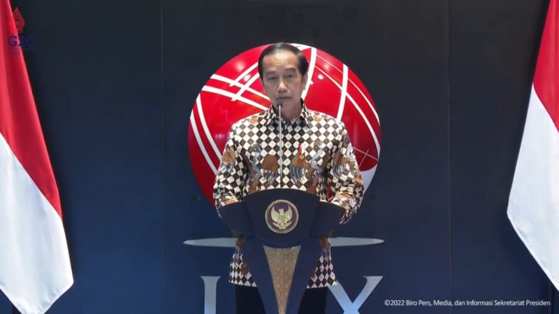 Presiden Jokowi membuka Perdagangan BEI Tahun 2022, di Gedung BEI, Jakarta, Senin (03/01/2022) pagi / Foto Ist