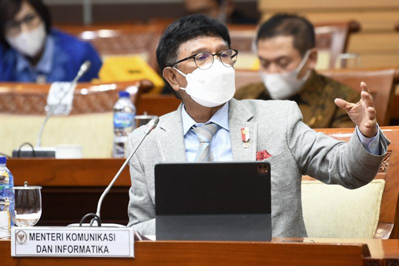 Menkominfo Johnny G. Plate dalam Rapat Kerja bersama Komisi I DPR RI dan Rapat Dengar Pendapat dengan Dewan Pengawas dan Direktur Utama LPP TVRI mengenai Pelaksanaan Digitalisasi Penyiaran, di Ruang Rapat Komisi I DPR RI, Senayan, Jakarta Selatan, Selasa (18/01/2022). / foto ist