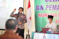Menteri Desa, Pembangunan Daerah Tertinggal, dan Transmigrasi Abdul Halim Iskandar melaksanakan kunjungan kerja dalam acara gelar pembacaan dan pendataan SDGs Desa di Kalurahan Muntuk, Kapahewon Dlingo Kabupaten Bantul pada Rabu (27/4/2022). Hadir mendampingi dalam kunjungan kerja kali ini Advisor Menteri Yoyon Suryono, Kepala Badan Pengembangan Informasi Ivanovich Agusta, Kepala Pusat Pengembangan Kebijakan Agus Kuncoro, dan Kepala Pusat Pengembangan Daya Saing Helmiati.
Foto : Angga/KemendesPDTT.