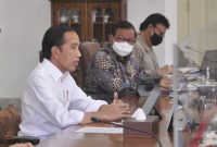 Presiden Jokowi memimpin Ratas Persiapan Pemilu dan Pilkada Serentak Tahun 2024, Minggu (10/04/2022), di Istana Kepresidenan Bogor. ( foto istimewa )