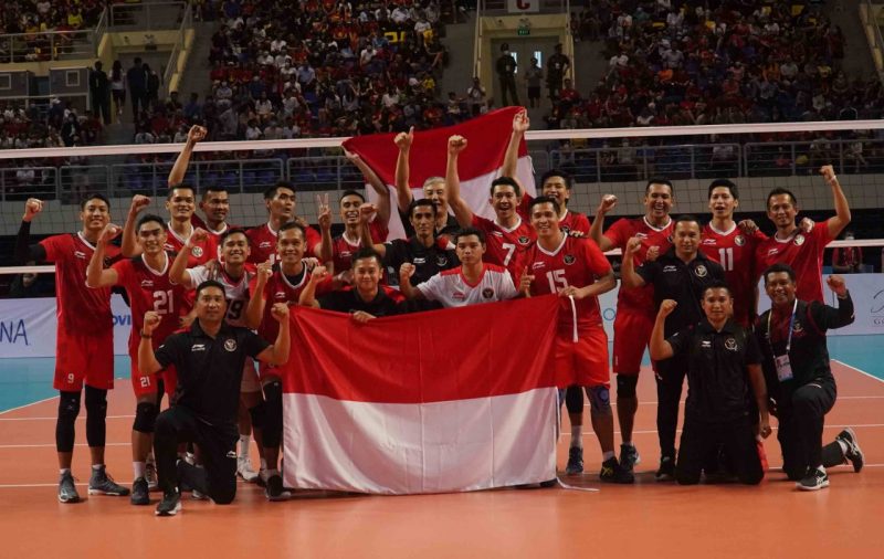 Timnas bola voli putra Indonesia berhasil mempertahankan gelar juara di SEA Games 2021 dengan mengalahkan Vietnam dengan skor 3-0 di Dai Yan Sports Arena, Quang Ninh Vietnam, Minggu, 22 Mei 2022 (Photo : Kemenpora/PP SIWO PWI/Erly Bahtiar)