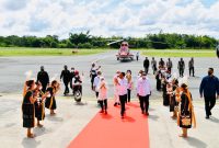 Jokowi tiba di Ngada. (Foto: BPMI)