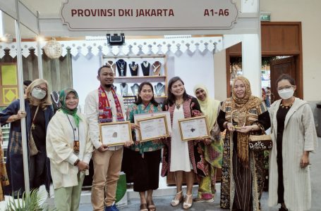 Dekranasda DKI Raih Penghargaan di Pameran Kriya Nusa 2022