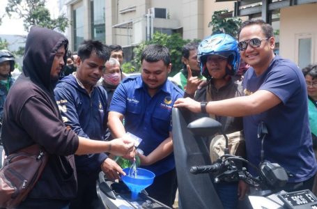 NasDem Kota Bogor Bagikan BBM Secara Gratis untuk Pengemudi Ojol