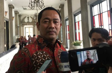 Jokowi Lantik Hendrar Prihadi Jadi Kepala LKPP