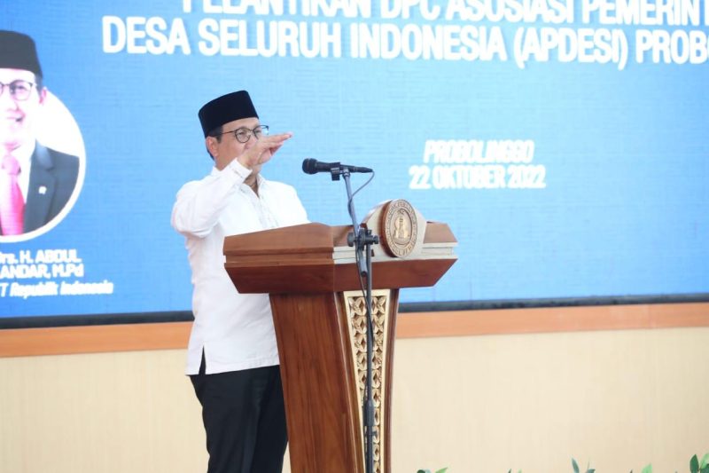 Menteri Desa, Pembangunan Daerah Tertinggal, dan Transmigrasi (Mendes PDTT), Abdul Halim Iskandar  melakukan  Penandatanganan MoU dan Perjanjian Kerja Bersama (PKB) dengan Universitas Nurul Jadid. Sabtu, 22 Okt 2022   Foto : Nugrah S. Humas Kemendesa