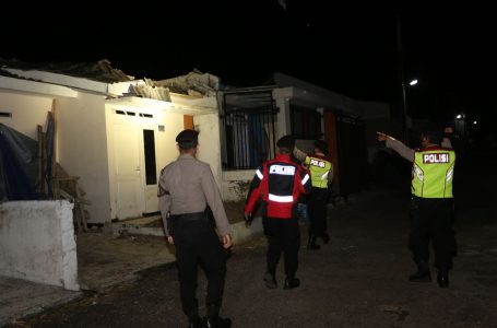 Cegah Pencurian, Polisi Patroli Rumah Kosong Korban Gempa Cianjur