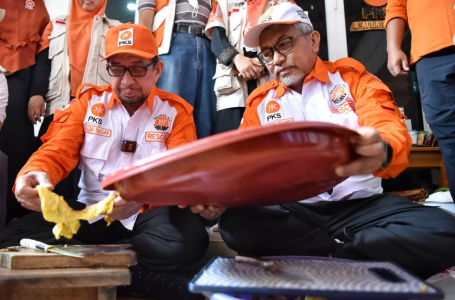 Dr Salim Segaf Kunjungi Korban Gempa Cianjur, PKS Komitmen Melayani Rakyat