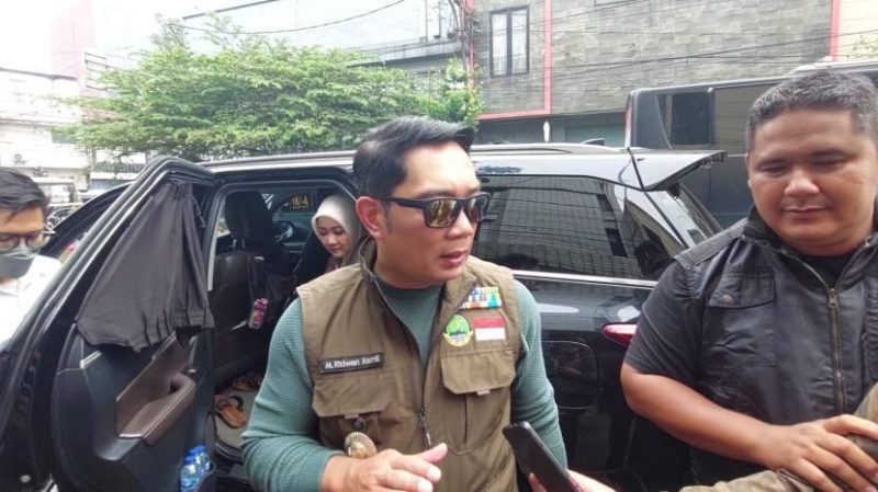 Gubernur Jawa Barat, Ridwan Kamil langsung bergerak  langsung di TKP Polsek Astana Anyar. | Foto: istimewa