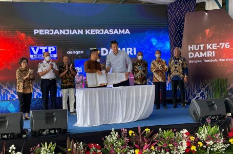 PT Varuna Tirta Prakasya Teken Perjanjian Kerja Sama dengan Perum Damri