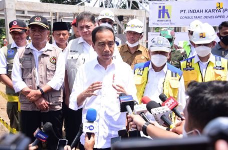 Menteri Basuki Dampingi Presiden Jokowi, Rekonstruksi Pascagempa Cianjur Dimulai, Pulihkan Ekonomi Warga