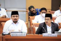 Menteri Agama Yaqut Cholil Qoumas bersama Wamenag Zainut Tauhid Sa'adi menghadiri Raker Komisi VIII DPR