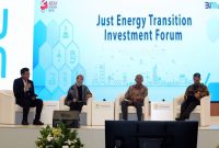 Kiri ke kanan; Vice President Institusi Keuangan dan Riset Pasar PLN, Steve Daniar Anggara, Executive Vice President Aneka Energi Baru dan Terbarukan PLN, Cita Dewi, Direktur Utama PLN Indonesia Power, Edwin Nugraha Putra, dan Direktur Pengembangan Bisnis dan Niaga PLN Nusantara Power, Muhamad Reza./ foto dok. PLN