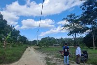 Jaringan Tegangan Rendah yang mengalirkan listrik di Dusun Parit Syukur, Kabupaten Karimun, Kepulauan Riau. / foto ist