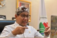 Menteri Desa, Pembangunan Daerah Tertinggal, dan Transmigrasi Abdul Halim Iskandar menegaskan bahwa dana desa boleh dimanfaatkan untuk posyandu dan pencegahan stunting masyarakat desa, saat live instagram di akun @halimiskandarnu @drtanshotyen bersama Dokter dan Ahli Gizi Masyarakat Dr. dr. Tan Shot Yen, M. Hum., Rabu (21/6/2023). 
Foto: Wening/Kemendes PDTT