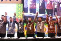 PLN Icon Plus menandatangani Perjanjian Kerja Sama (PKS) tentang Joint Operation penyediaan layanan pembangkit listrik tenaga surya / photovoltaic (PV) pada rooftop.  

Kiri ke kanan;
Direktur PT Surya Utama Nuansa, Garry Perdana, Direktur PT Xurya Daya Indonesia, Philip Effendy, Direktur PT Prima Perkasa Teknik Indonesia, Mohammad Tazuddin, Direktur Utama PLN Icon Plus, Ari Rahmat Indra Cahyadi, Direktur PT Surya Energi IndotamaI, Made Sandika Dwiantara, Direktur PT Investasi Hijau Selaras, Victor Samuel, dan Direktur PT ATW Solar Residensial, Chairiman.