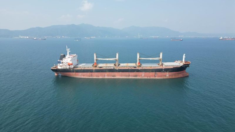 MV Latifah Baruna, kapal dengan tipe Supramax Bulk Carrier ini merupakan Kapal ke-14 yang dimiliki oleh PT BAG dan dapat mengangkut batu bara dengan kapasitas maksimal 55.000 metrik ton.