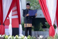 Direktur Utama PLN, Darmawan Prasodjo saat menjadi Pembina Upacara memperingati HUT ke-78 RI di Kantor Pusat PLN, Kamis, (17/8).