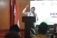 SERANG - Menteri Desa, Pembangunan Daerah Tertinggal, dan Transmigrasi (Mendes PDTT), Abdul Halim Iskandar memberikan arahan sekaligus membuka acara 'Refreshment Training Penguatan Partisipasi Pegiat Desa Tahun Anggaran 2023', di Kota Serang, Banten (26/8/2023).
Foto : Angga/KemendesPDTT