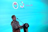 Menteri Desa PDTT Abdul Halim Iskandar didampingi Wakil Menteri Desa PDTT Paiman Raharjo, Dirjen Pembangunan dan Pengembangan Kawasan Transmigrasi Danton Ginting Munthe memberikan penghargaan kepada para Transmigran Teladan dan Petugas Pelaksana Pengembangan Satuan Permukiman Transmigrasi Teladan (P3SPT) Tingkat Nasional 2023 di Jakarta, Selasa (15/8/2023).

Foto: Wening/Kemendes PDTT