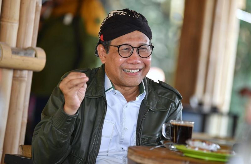 Menteri Desa, Pembangunan Daerah Tertinggal, dan Transmigrasi Abdul Halim Iskandar mengunjungi Desa Wisata Petung Park yang di Kelola BUMDes Mulya Jaya di Dusun Jibru, Desa Belik, Kecamatan Trawas, Kabupaten Mojokerto, Minggu (27/8/2023)

Foto: Mugi/Kemendes PDTT