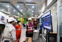 Direktur Utama PLN Indonesia Power (IP), Edwin Nugraha Putra memantau emisi pembangkit listrik milik PLN IP melalui dashboard monitoring operasional. PLN IP telah mengimplementasikan teknologi Continous Emission Monitoring System (CEMS) yang terintegrasi dengan Kementerian Lingkungan Hidup dan Kehutanan secara real time untuk memastikan emisi gas buang dari pembangkit listrik sesuai dengan baku mutu yang ditetapkan oleh Pemerintah.