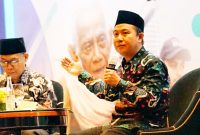 Dirjen Penyelenggaraan Haji dan Umrah Hilman Latief (kanan)