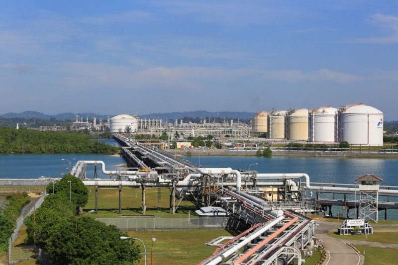 Kilang Liquified Natural Gas (LNG) di Bontang, Kalimantan Timur milik PT Badak LNG.