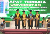 Rapat Terbuka Universitas Negeri Surabaya (UNESA) Pengukuhan Profesor Kehormatan Bidang Ilmu Sosiolinguistik kepada Menteri Desa PTT Abdul Halim Iskandar di Graha UNESA, Surabaya, Jawa Timur, Sabtu (16/9/2023). Prof. (H.C.) Dr. (H.C.) Drs. Abdul Halim Iskandar, M.Pd. menyampaikan orasi ilmiah berjudul 