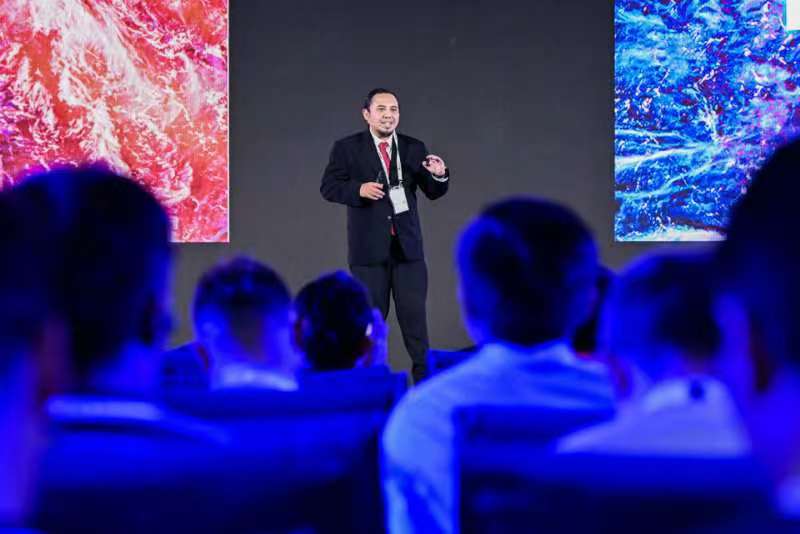 Ari Rahmat Indra Cahyadi juga menjelaskan, kehadiran PLN pada acara Huawei Connect 2023 juga untuk menjalin kolaborasi dengan Huawei dalam pengembangan digitalisasi, salah satunya kecerdasan buatan atau Artificial Intelligence (AI).