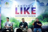 Dari kiri ke kanan: Direktur Biomassa PLN Energi Primer Indonesia Antonius Aris Sudjatmiko, Direktur Perencanaan dan Pengembangan Perum Perhutani, Kepala Badan Pemberdayaan Ekonomi Kerakyatan Kamar Dagang dan Industri (KADIN) Indonesia Bambang Permadi Soemantri Brodjonegoro saat menjadi pembicara dalam Talkshow Festival LIKE bertajuk Potensi Bahan Bakar Nabati dalam Optimalisasi Energi Baru Terbarukan.