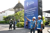 Personel PLN bersiaga melakukan pengawasan pengamanan pasokan listrik gelaran Konferensi Tingkat Tinggi Archipelagic and Island States (KTT AIS) Forum 2023 di Kawasan Pecatu Hall Bali Nusa Dua Convention Center (BNDCC).