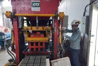 Ilustrasi pemanfaatan FABA dari PLTU Tanjung Jati B menjadi material bangunan. Tidak hanya beton, FABA juga dapat dimanfaatkan menjadi batako, paving blok dan material lainnya.
