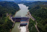 Tampilan Pembangkit Listrik Tenaga Air (PLTA) Koto Panjang berkapasitas 114 megawatt (MW) di Sumatera Barat sebagai salah satu ilustrasi pengembangan Energi Baru dan Terbarukan (EBT).