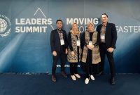 Inovator PLN menjadi juara di ajang International SDG Innovation Leader Summit 2023 di New York, Amerika Serikat, berkat inovasinya dalam program Surya Power Solusi untuk Negeri (SuperSUN).

Dari kiri ke kanan: Mukh. Faris ZR, Siti Aisyah, Devi Oktavianingtyas, dan Deskiniel.