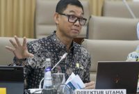 Direktur Utama PLN Darmawan Prasodjo saat menyampaikan paparan pada Rapat Dengar Pendapat Panitia Kerja (Panja) Transisi Energi ke Listrik Komisi VI DPR RI dengan Direksi PLN, di Jakarta pada Senin (02/10). Darmawan menyampaikan, PLN berkomitmen mendukung program transisi, langkah ini bukan karena perjanjian internasional, tetapi karena kesadaran untuk memastikan kehidupan yang lebih baik di masa mendatang.